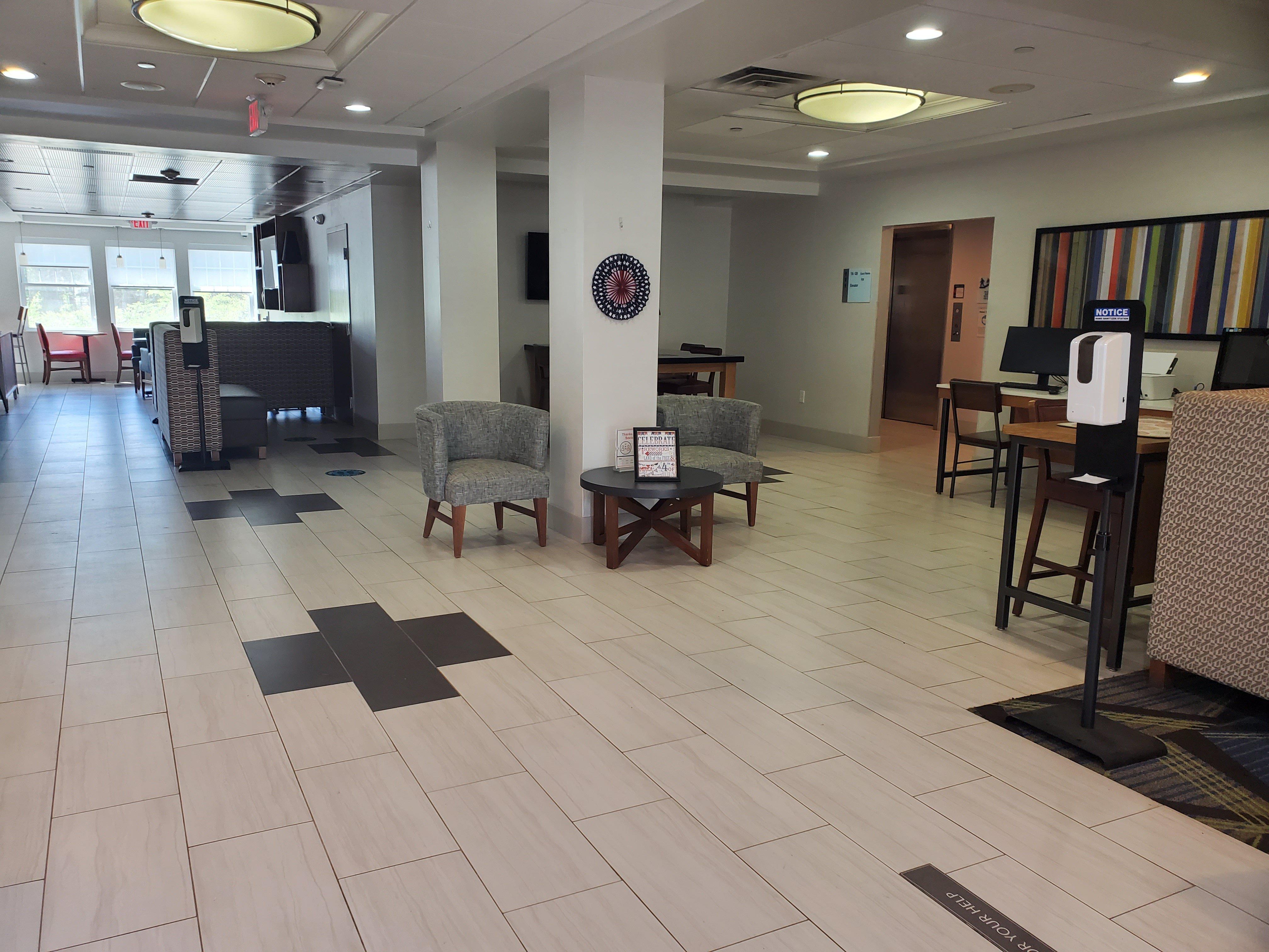 Holiday Inn Express Hotel & Suites Rochester By Ihg Exterior foto
